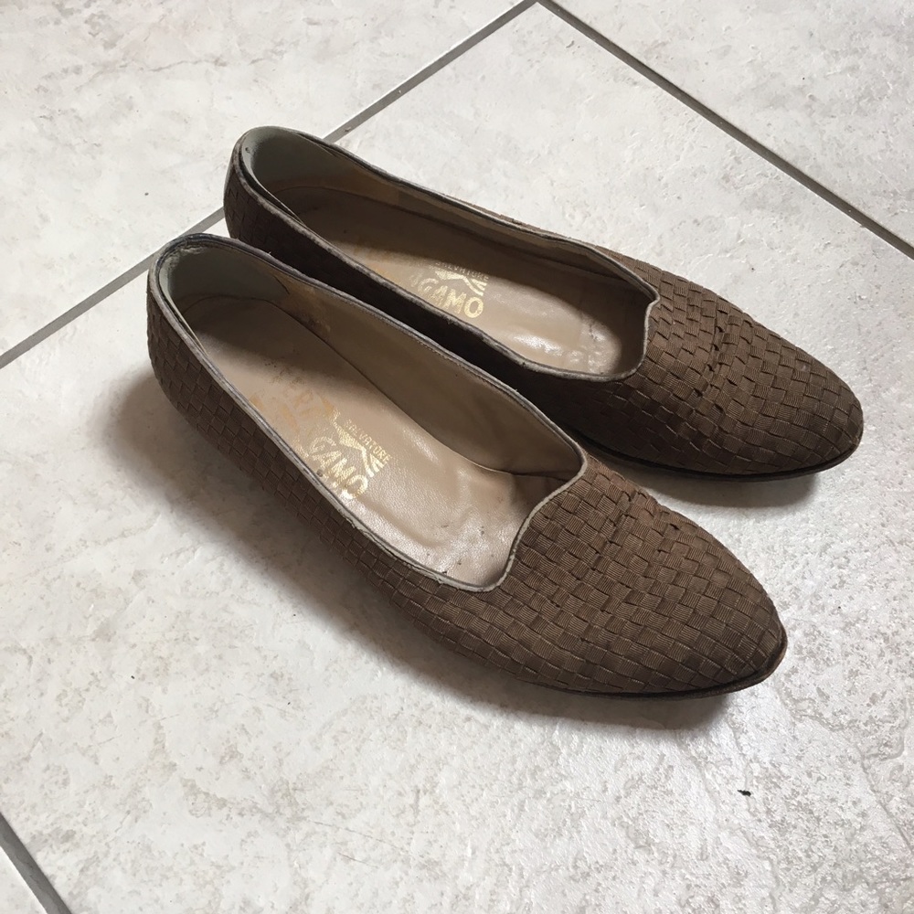 Ferragamo Taupe Flats