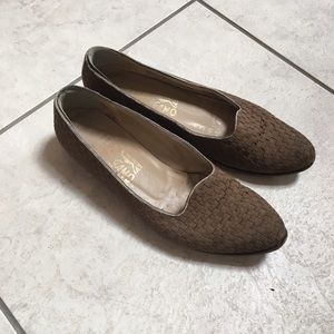 Ferragamo Taupe Flats