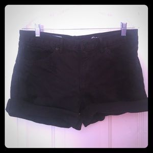 Gap sexy boyfriend short black distressed