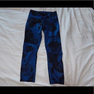 Floral pattern lulu lemon cropped leggings