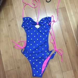 GILLY HICKS CUTE POLA DOTS BATHING SUIT