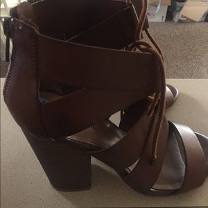 Leather brown heels