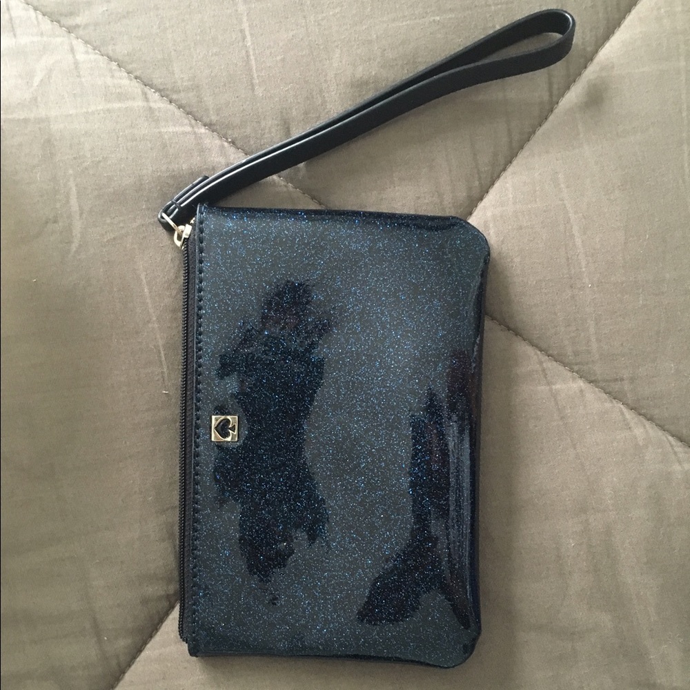 Cute Kate Spade wristlet !