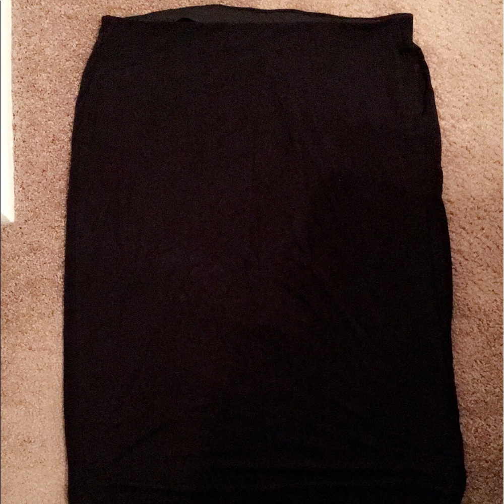 Black knit skirt