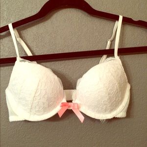NWT Gilly Hicks Bra