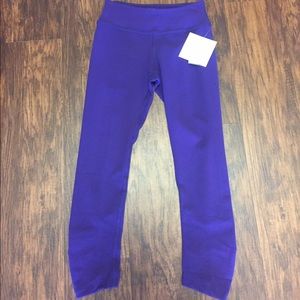 Beyond Yoga Back Gather Legging Multiple Sizes.