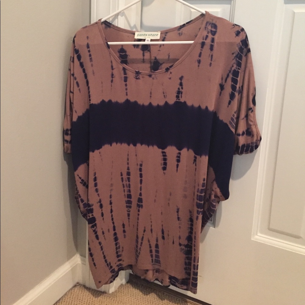 Super cute Pants Store top!!