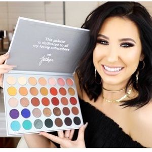 Jaclyn Hill Morphe eyeshadow palette