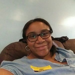Meet your Posher, Mikeia