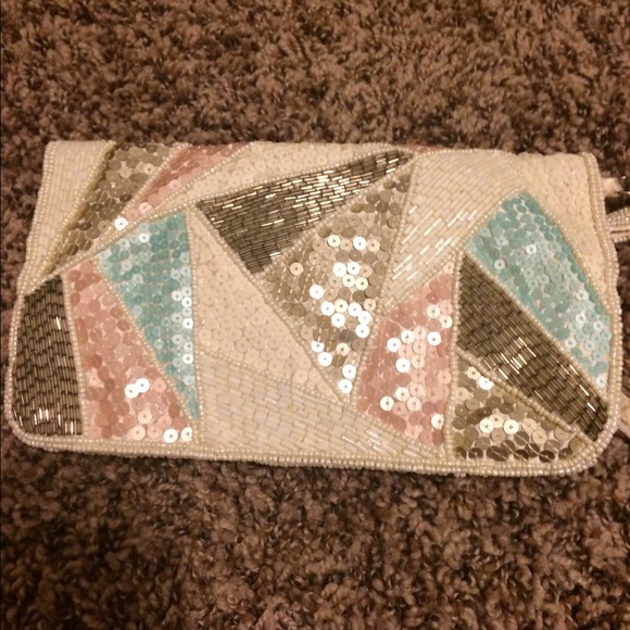 Clutch from Aldo - Picture 2 of 3
