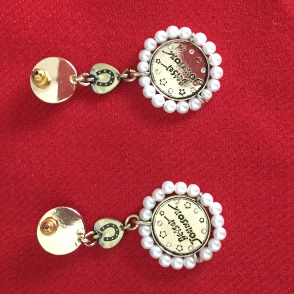 🌺only today $18🌺Betsey Johnson earrings - Picture 2 of 3