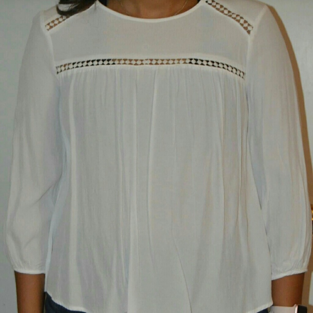 Elegant White Blouse--Gently Loved💛