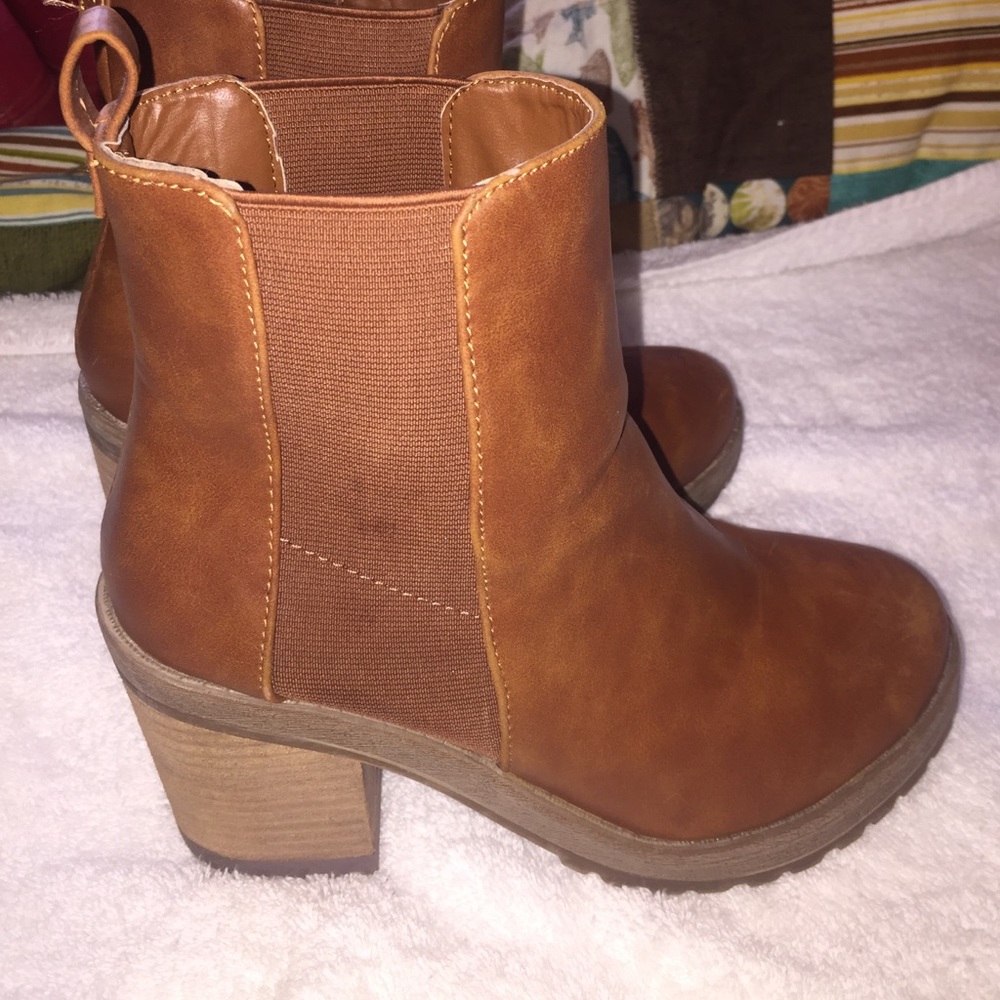 Brown (above the angle) boots - 6.5