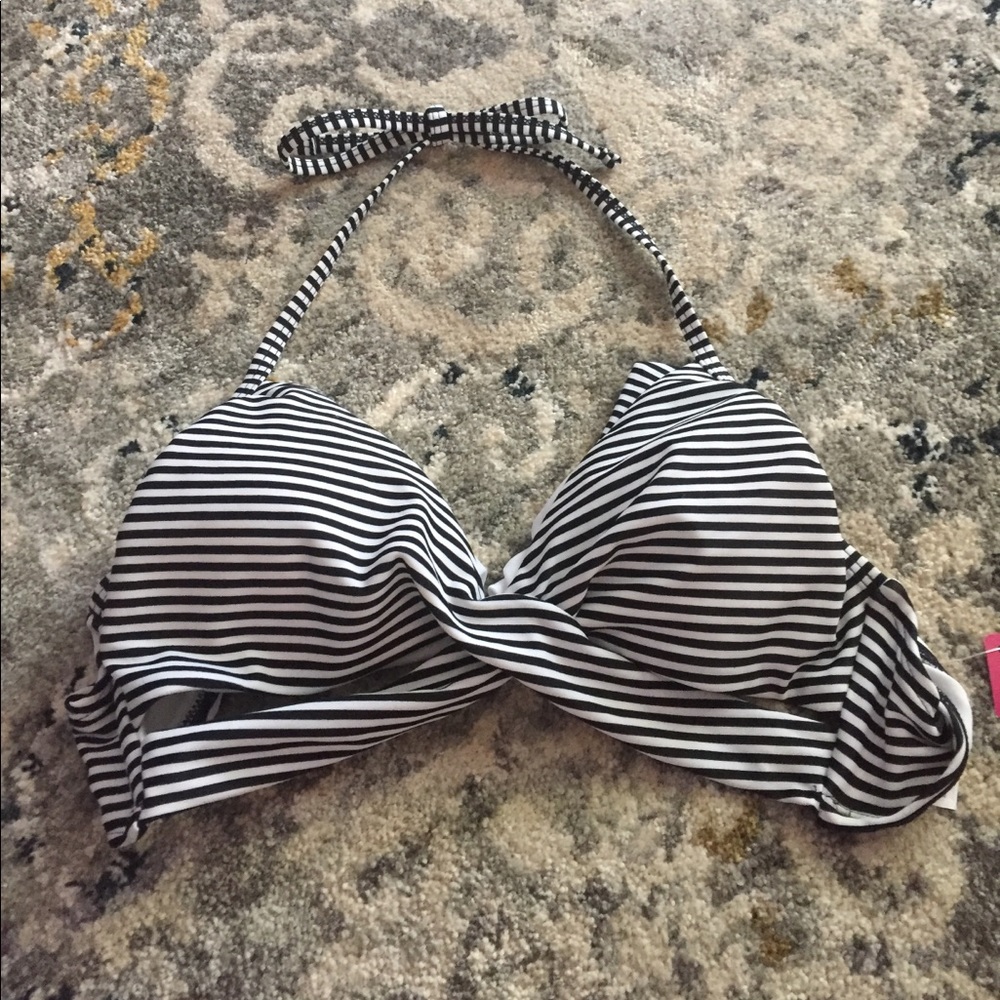 Target NWT bikini top
