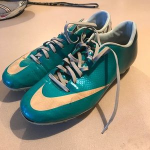 Nike mercurial soccer cleats