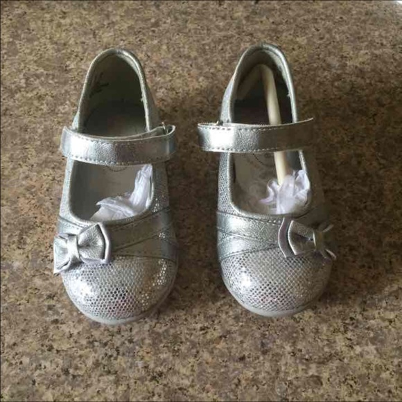 Stride Rite Other - Stride rite girl shoes size 5 brand new