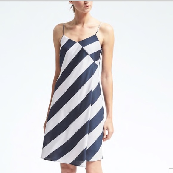 Banana Republic Dresses & Skirts - Banana Republic dress ❤️