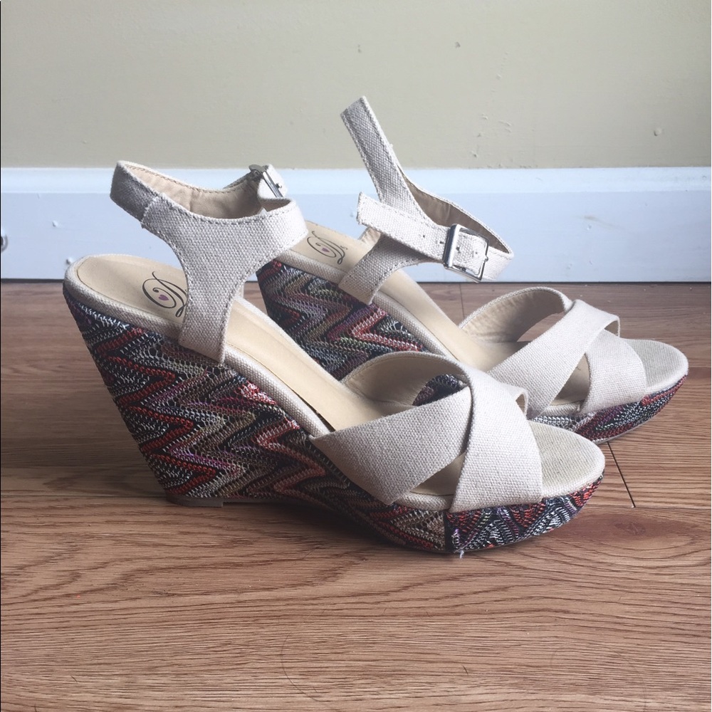Light tan wedges