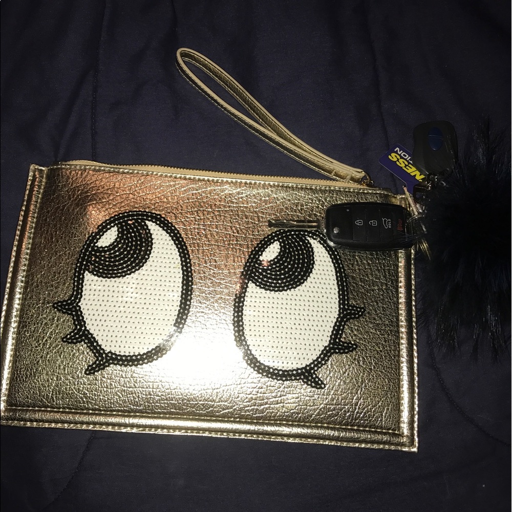 Clutch - Picture 2 of 2