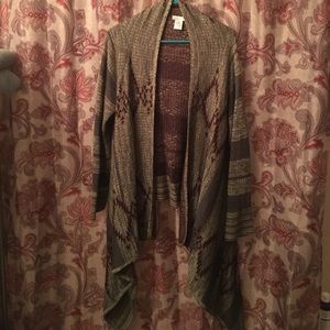 Zumiez lightweight shrug. Size L.