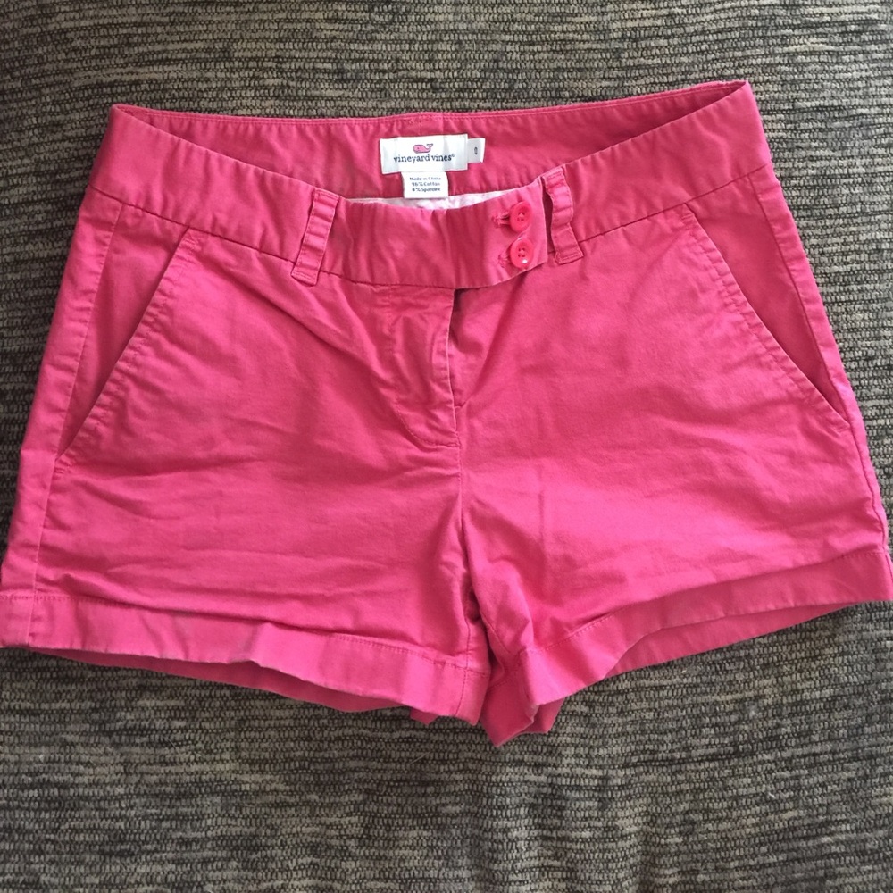 Coral / pink vineyard vines shorts
