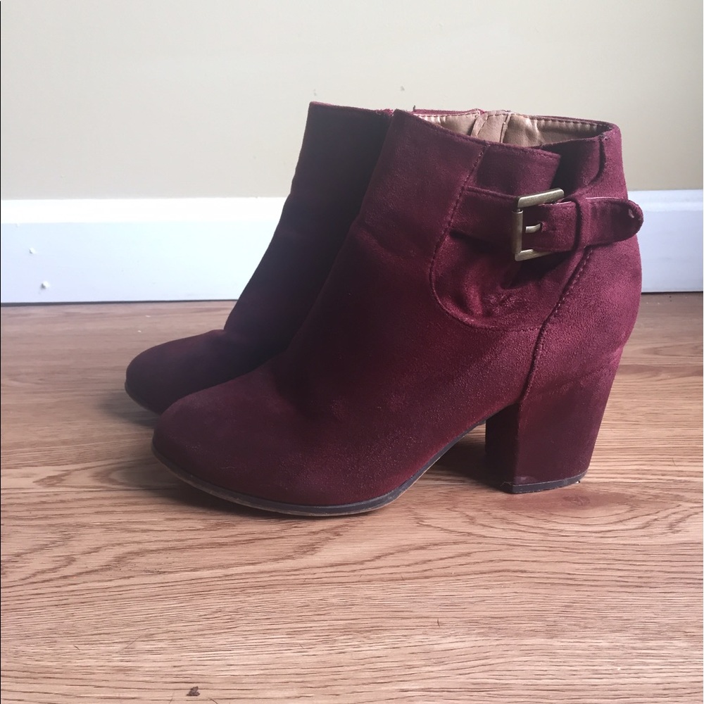 Maroon booties