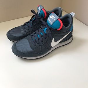 Nike Internationalist Mid