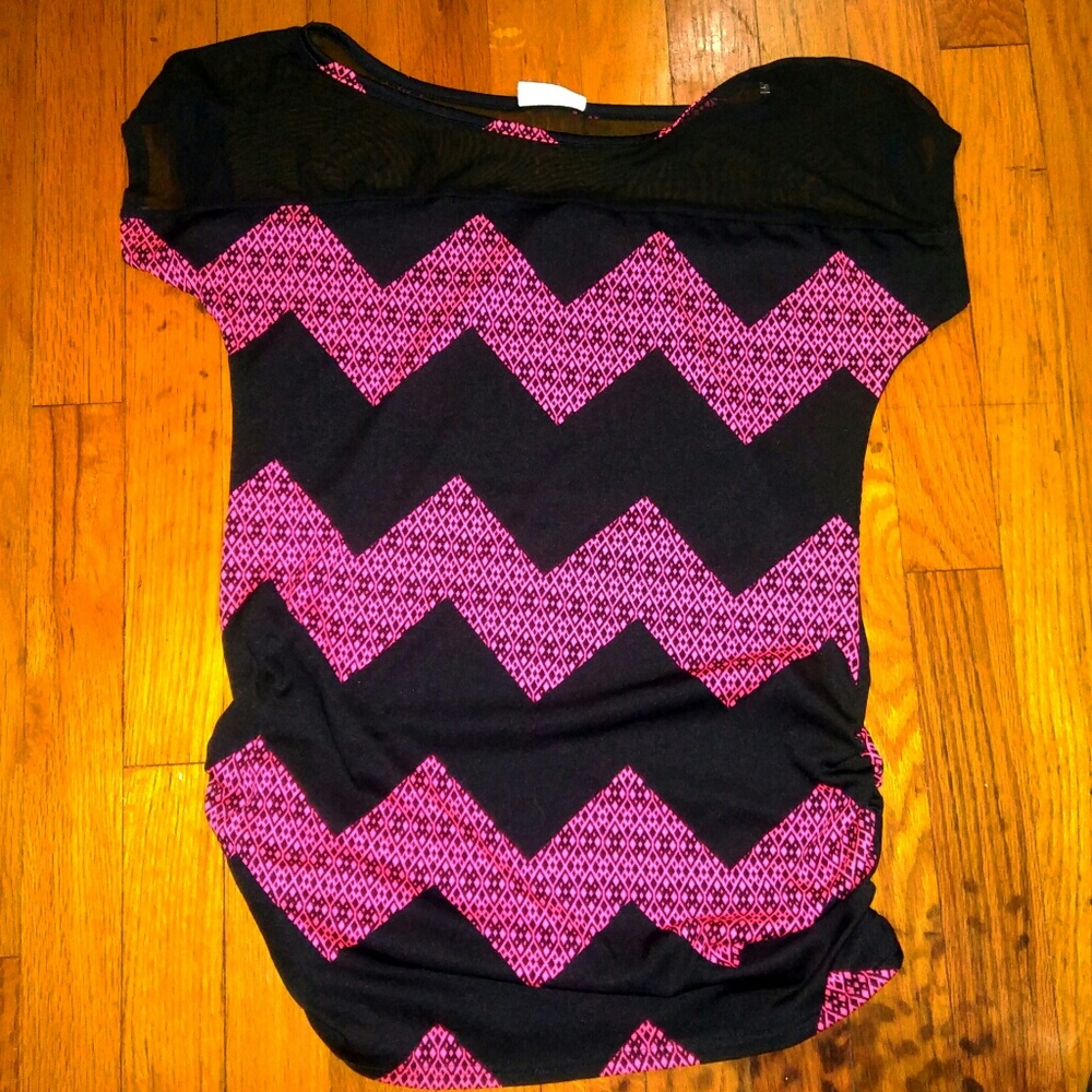 Pink and black zigzag shirt