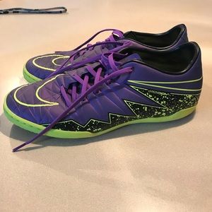 Indoor nike soccer cleats