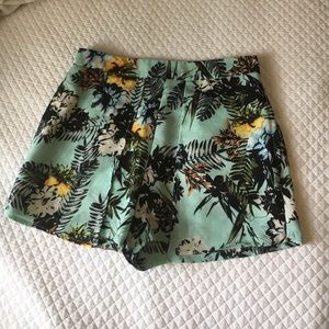 Fabrik Boutique print shorts