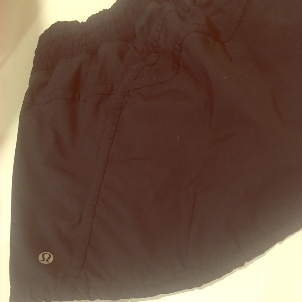 Lululemon skort- black. Size 10