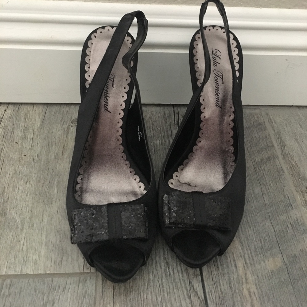 Lulu Townsend. Size 8M.