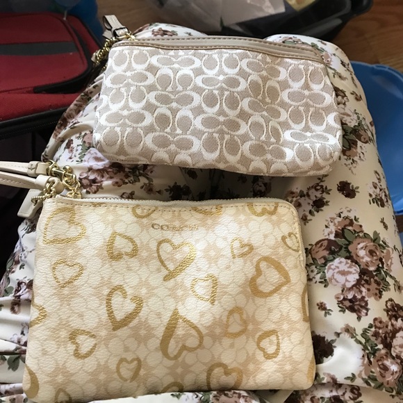 Coach small wrist let - Picture 2 of 3