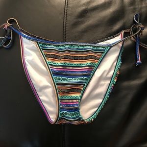 PINK Victoria's Secret Swim - NWOT SAMPLE Victoria's Secret Aztec Bikini Bottom PINK Victoria's Secret Swim - NWOT SAMPLE Victoria's Secret Aztec Bikini Bottom
