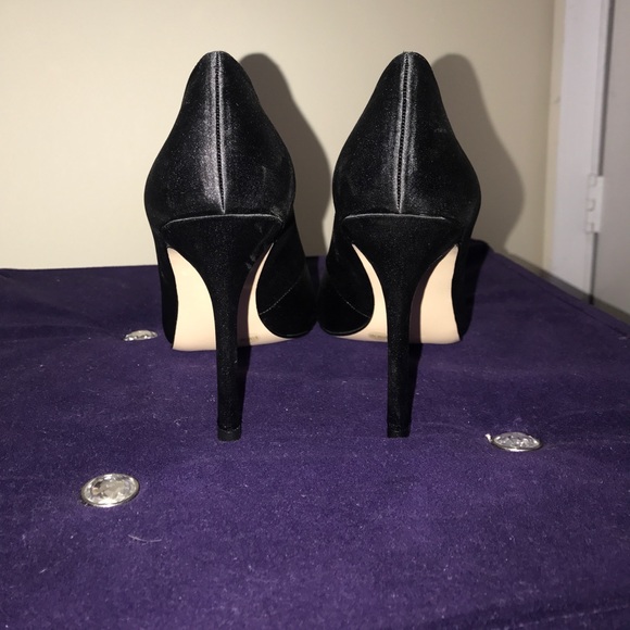 Heels - Picture 3 of 4