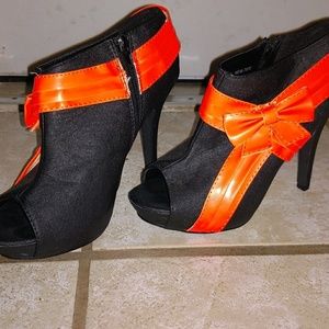 Ankle zip open toe boots