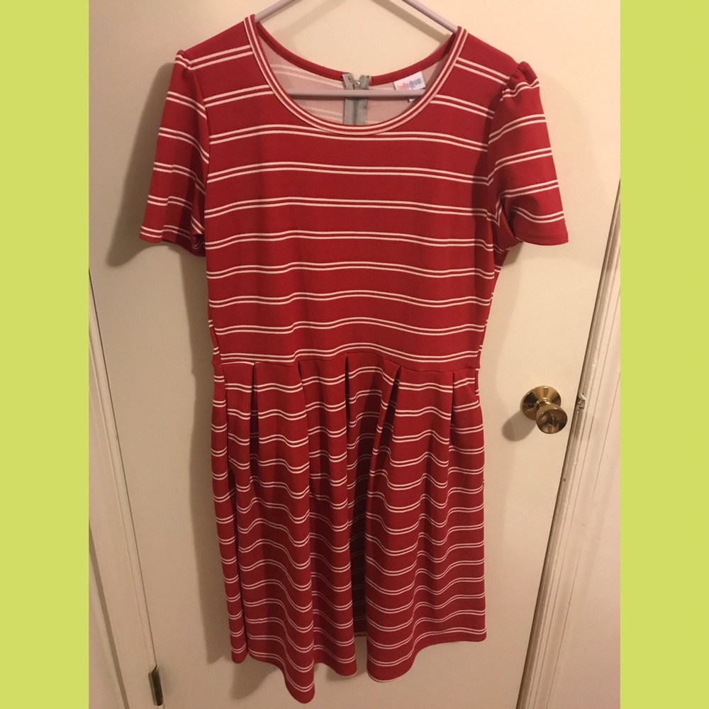 💕Striped LuLaRoe Amelia Dress 👗