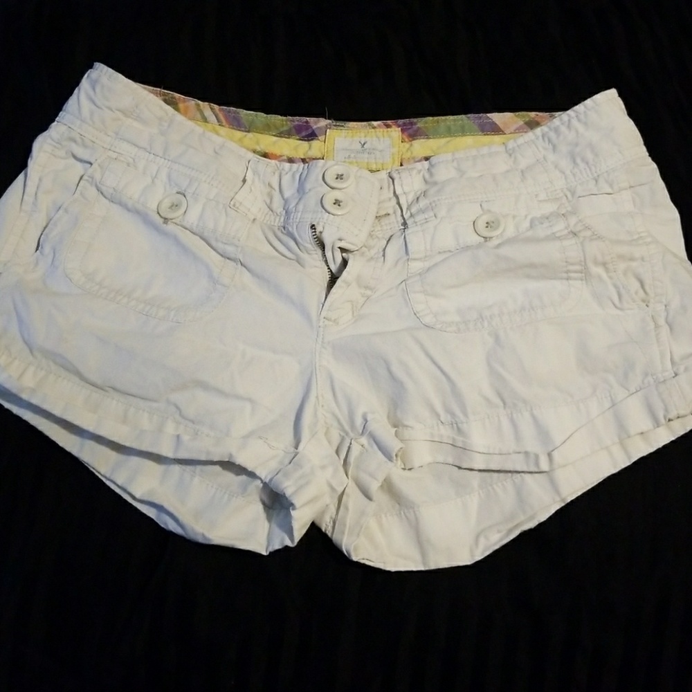 White size 8 american eagle shorts