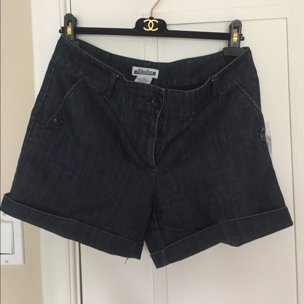 Denim jeans shorts with cuffs.