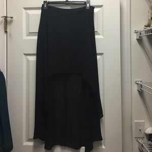 Hi-low black skirt