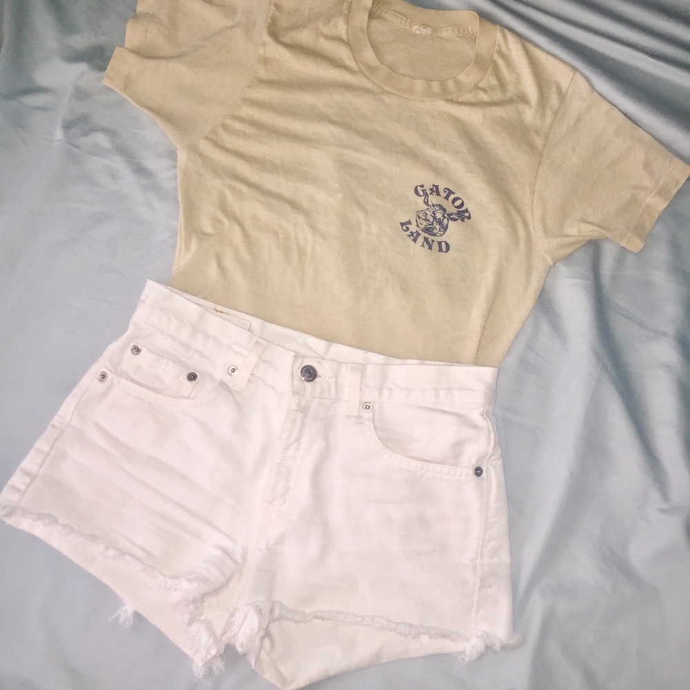 VTG white Levi's cut offs