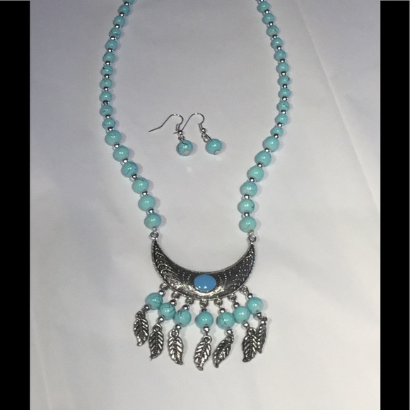 Necklace Set - Picture 3 of 4