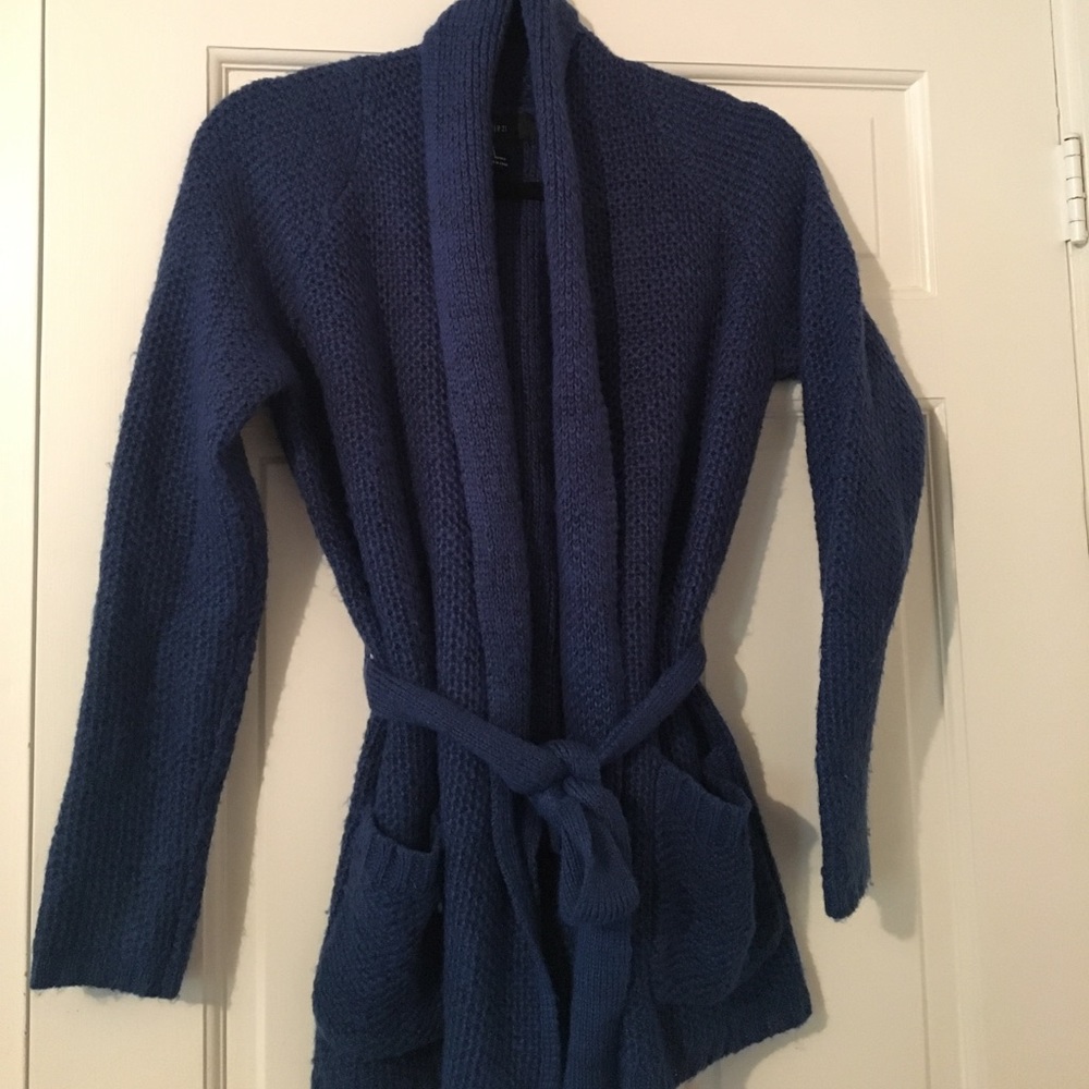 Blue knit cardigan with belt