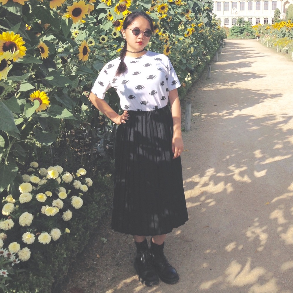 Pleated black maxi/midi skirt