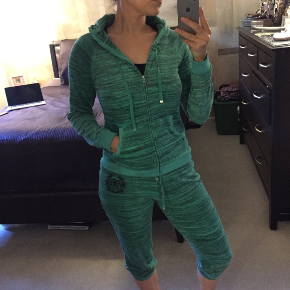 Green Zip-up Juicy Hoodie and Cropped Sweats