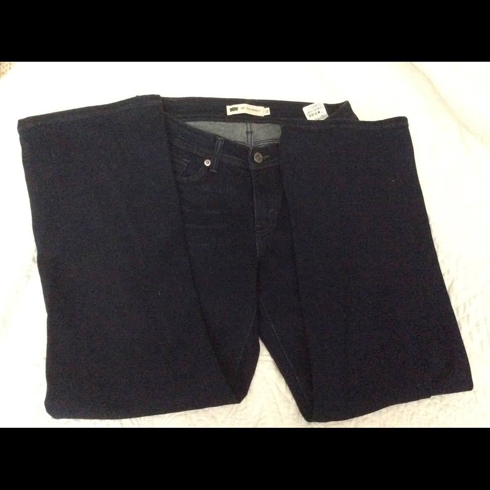 Levi brand boot cut jeans 12 short
