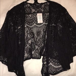 Torrid Lace Shrug size 2/3