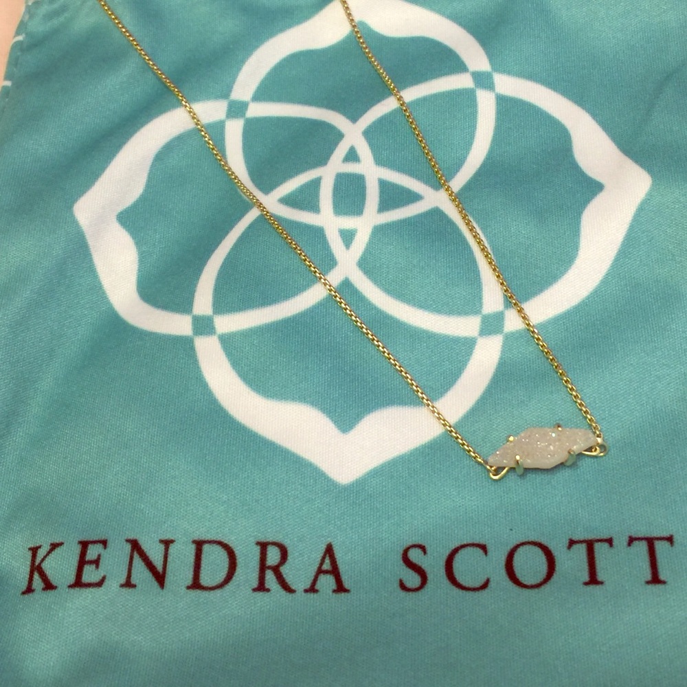 NWOT Kendra Scott Jayde pendant✨.