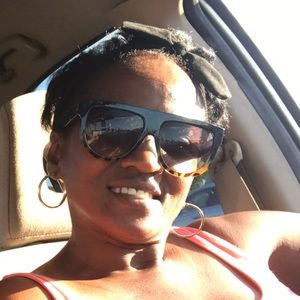 Meet your Posher, Kelli