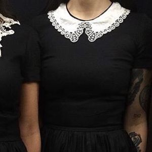 Deandri lace collar dress